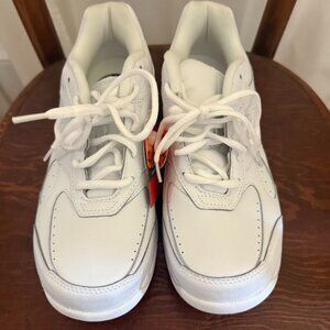 New Balance Women's White Leather Wide Width Walking Shoes Sneakers Size 10